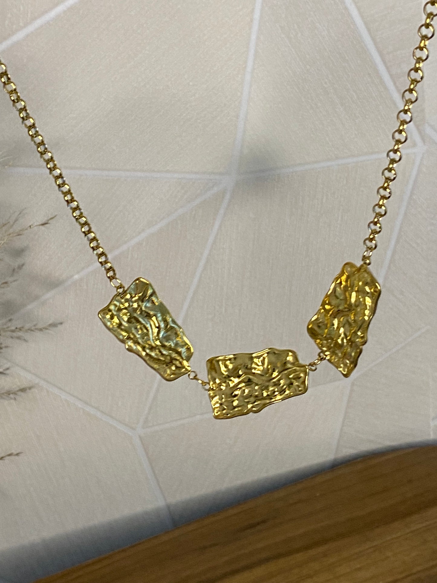 Collier breloque doré