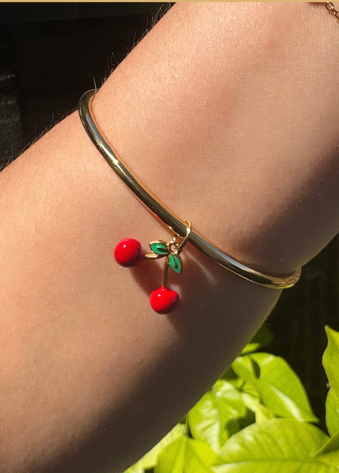 Bracelet jonc breloque cerise 🍒