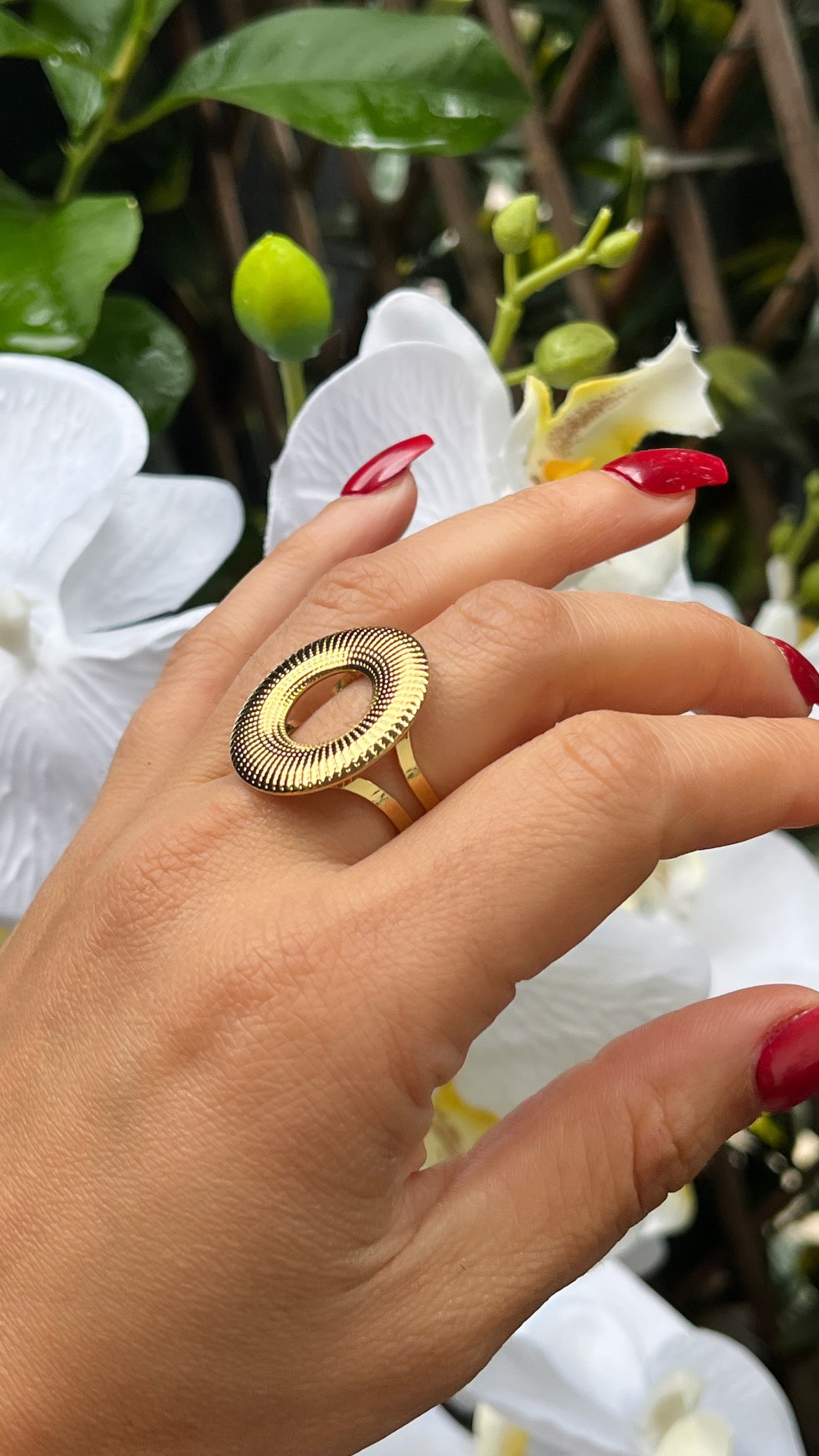 Bague ronde à motif doré