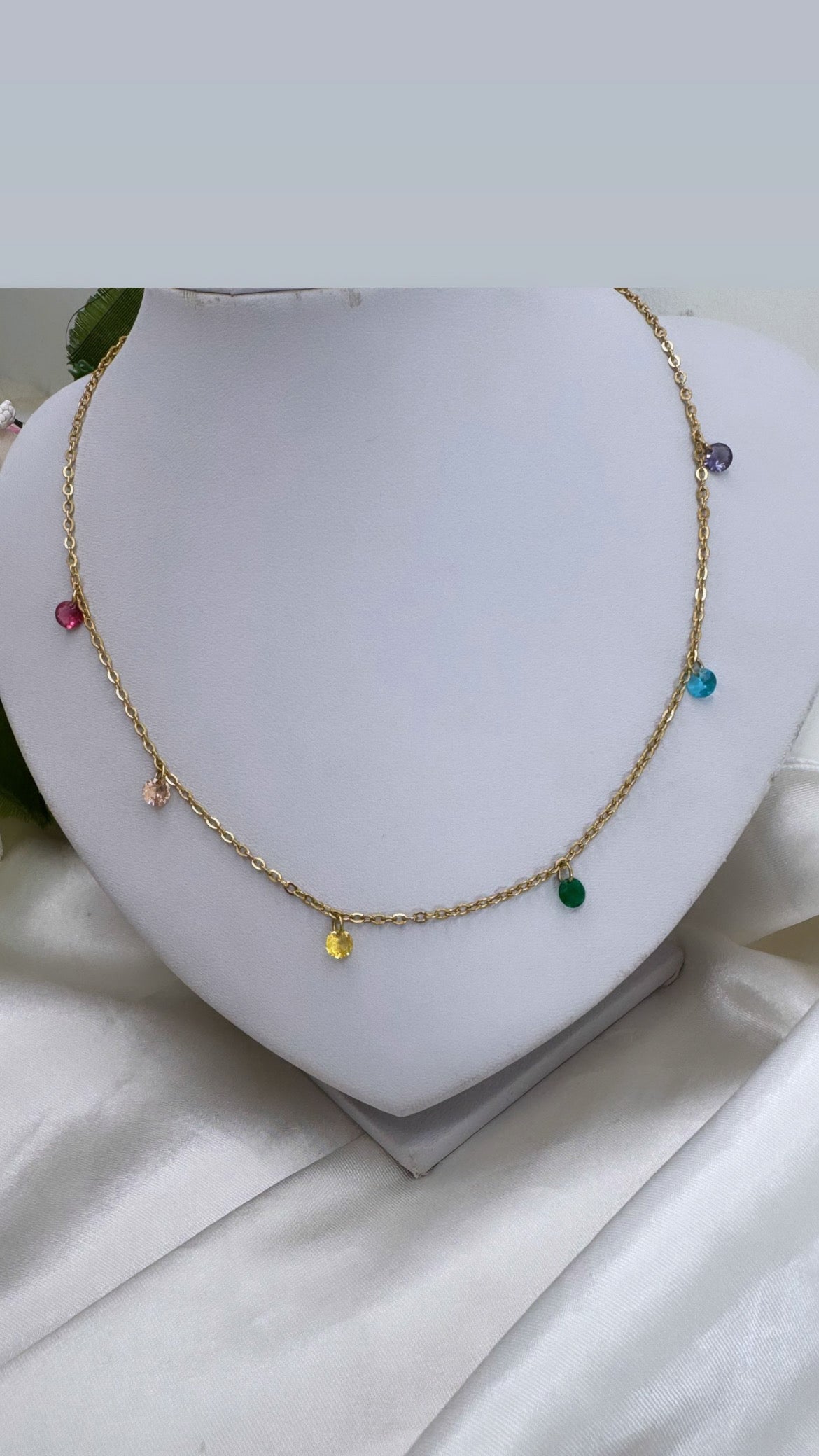 Collier ras de cou multicolore