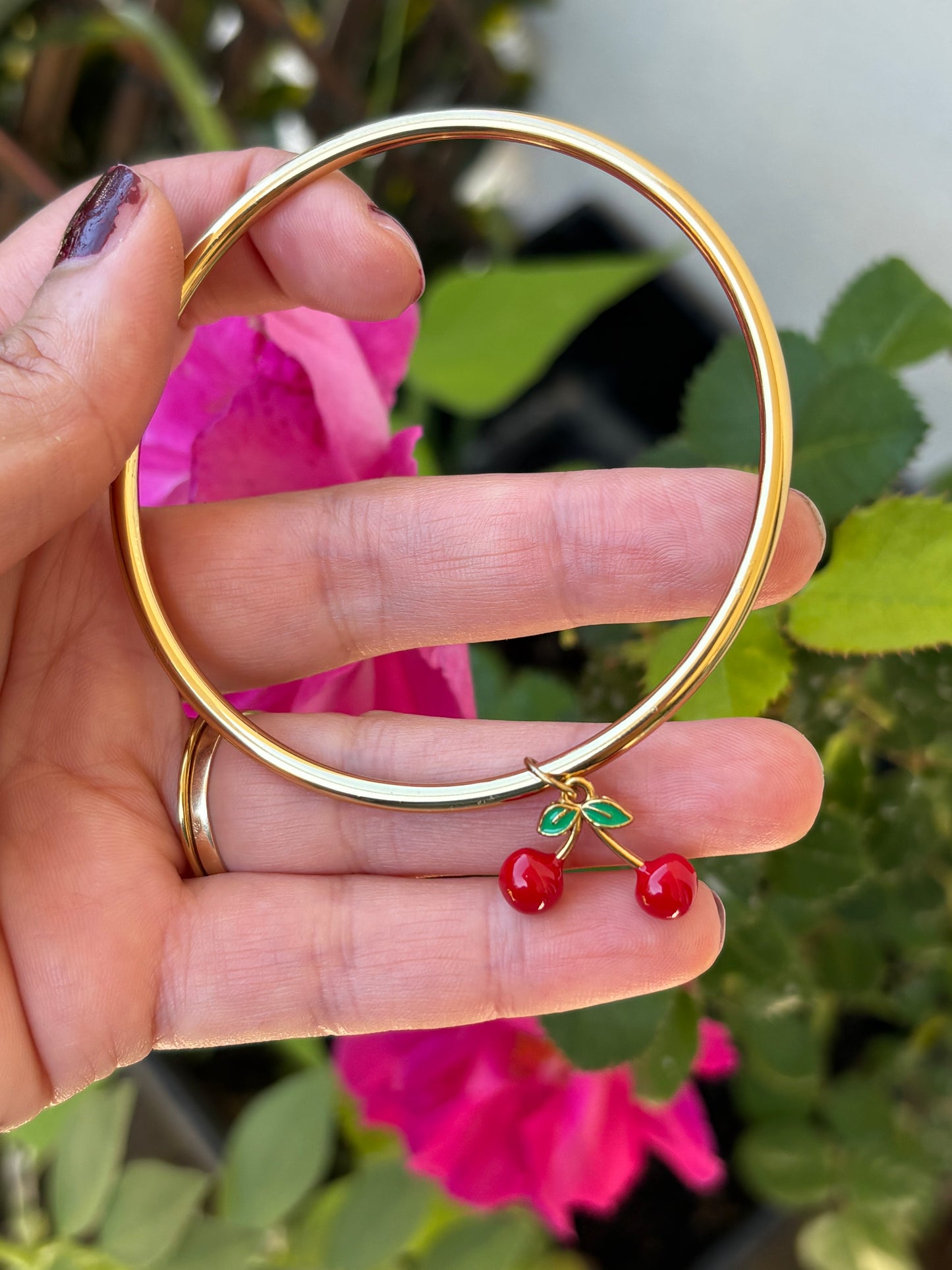 Bracelet jonc breloque cerise 🍒