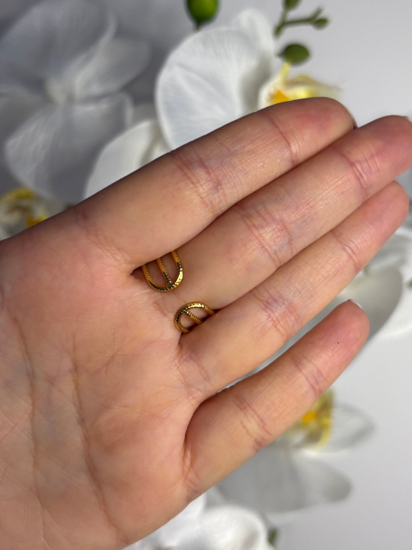 Bague perle blanche doré