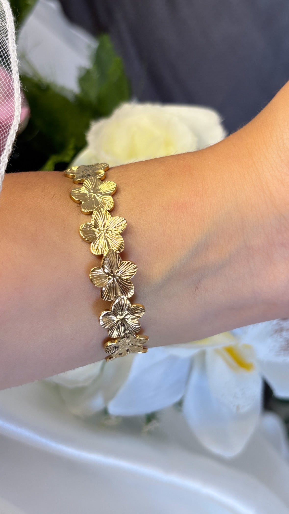 Bracelet jonc fleur doré