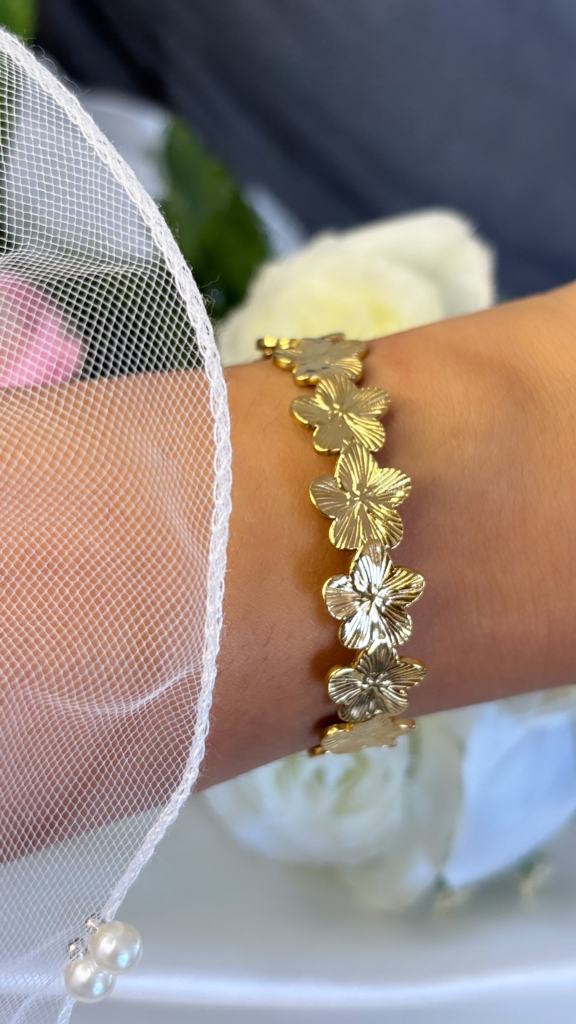 Bracelet jonc fleur doré