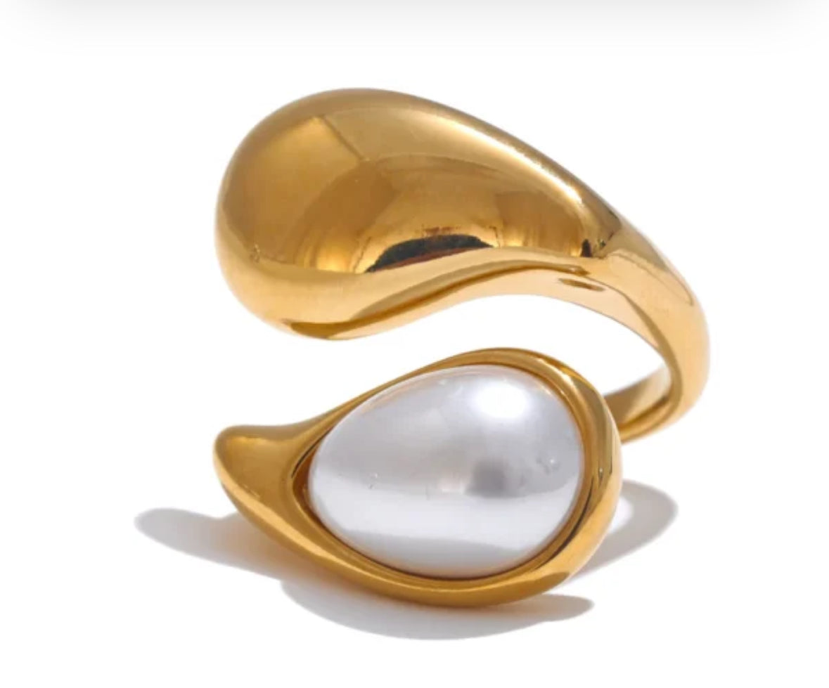 Bague perle blanche doré