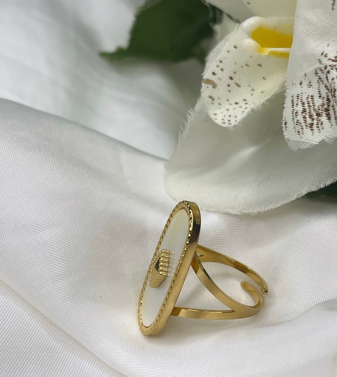 Bague nacré doré