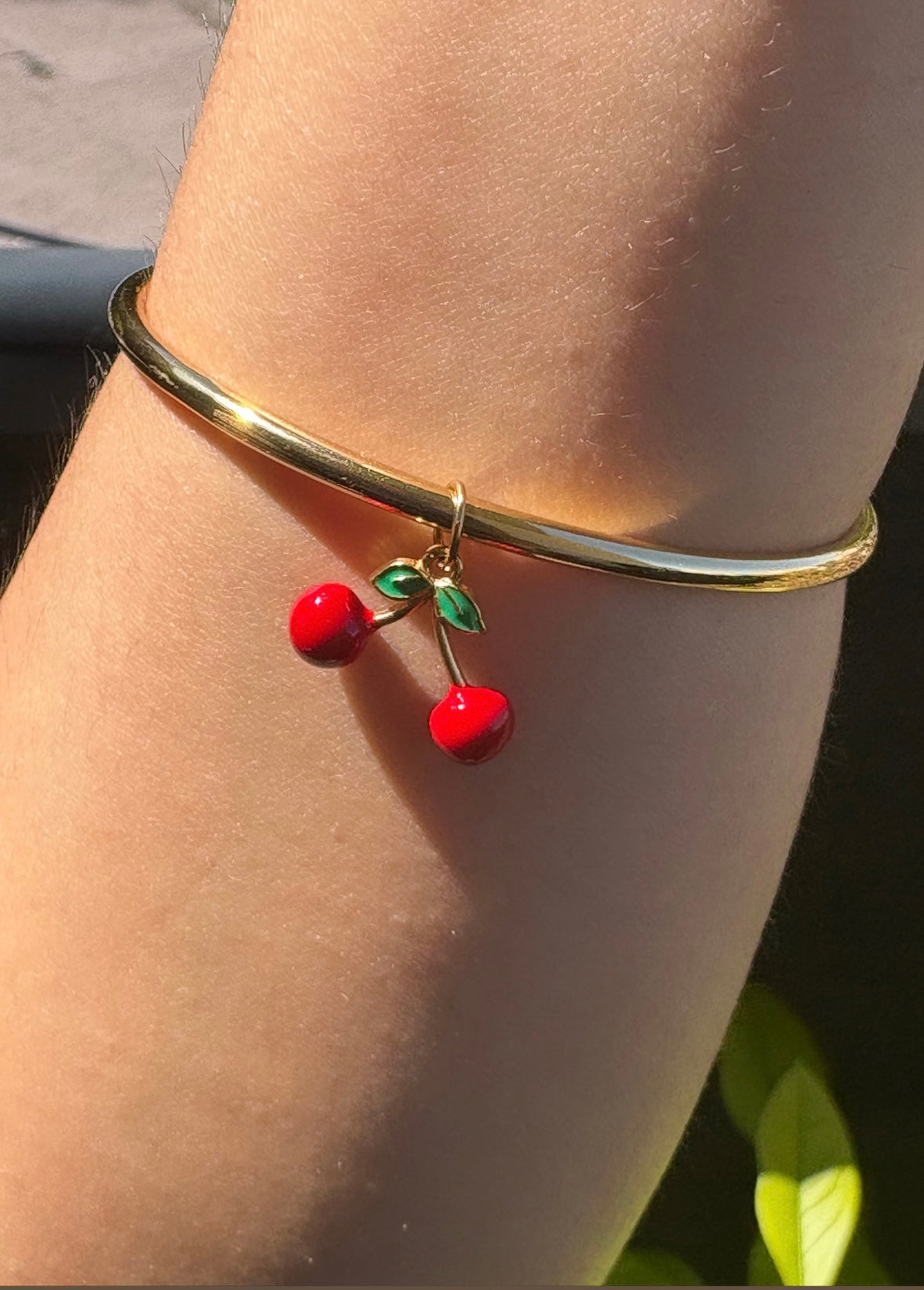 Bracelet jonc breloque cerise 🍒