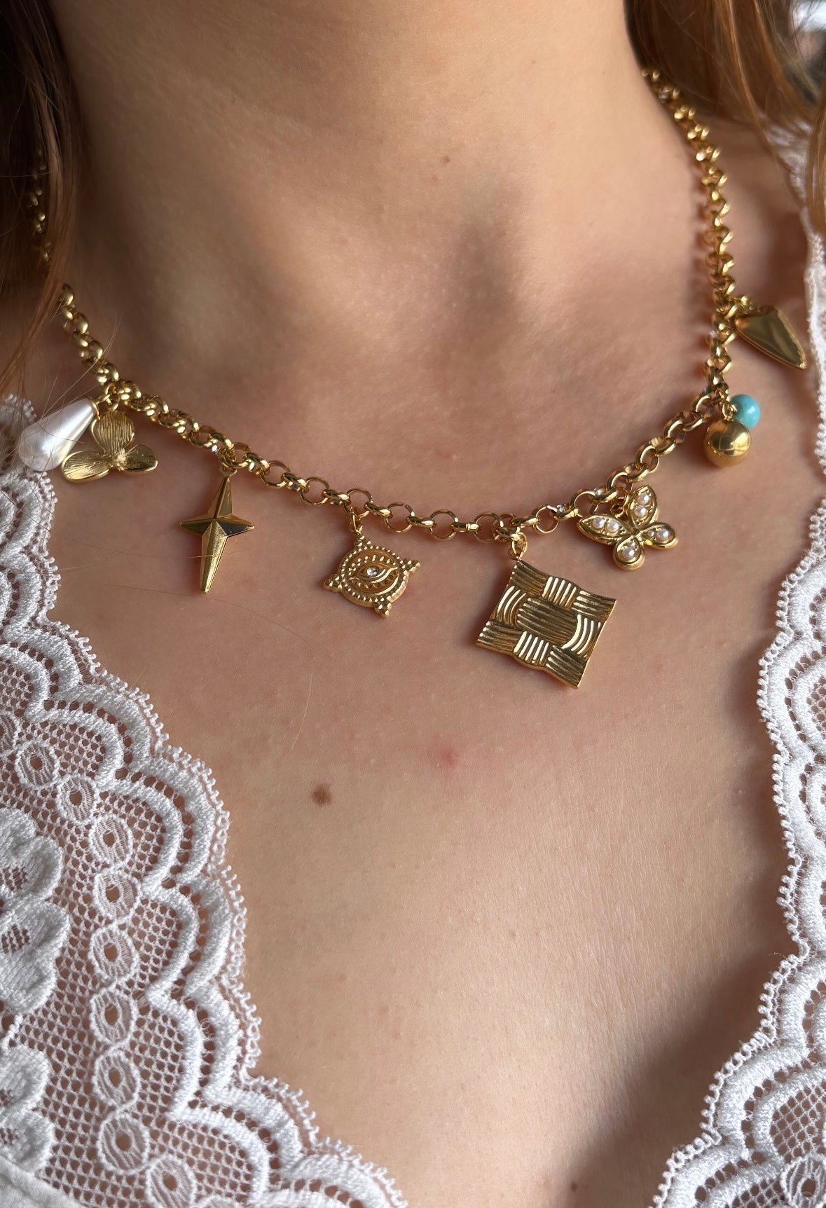 Collier breloque doré