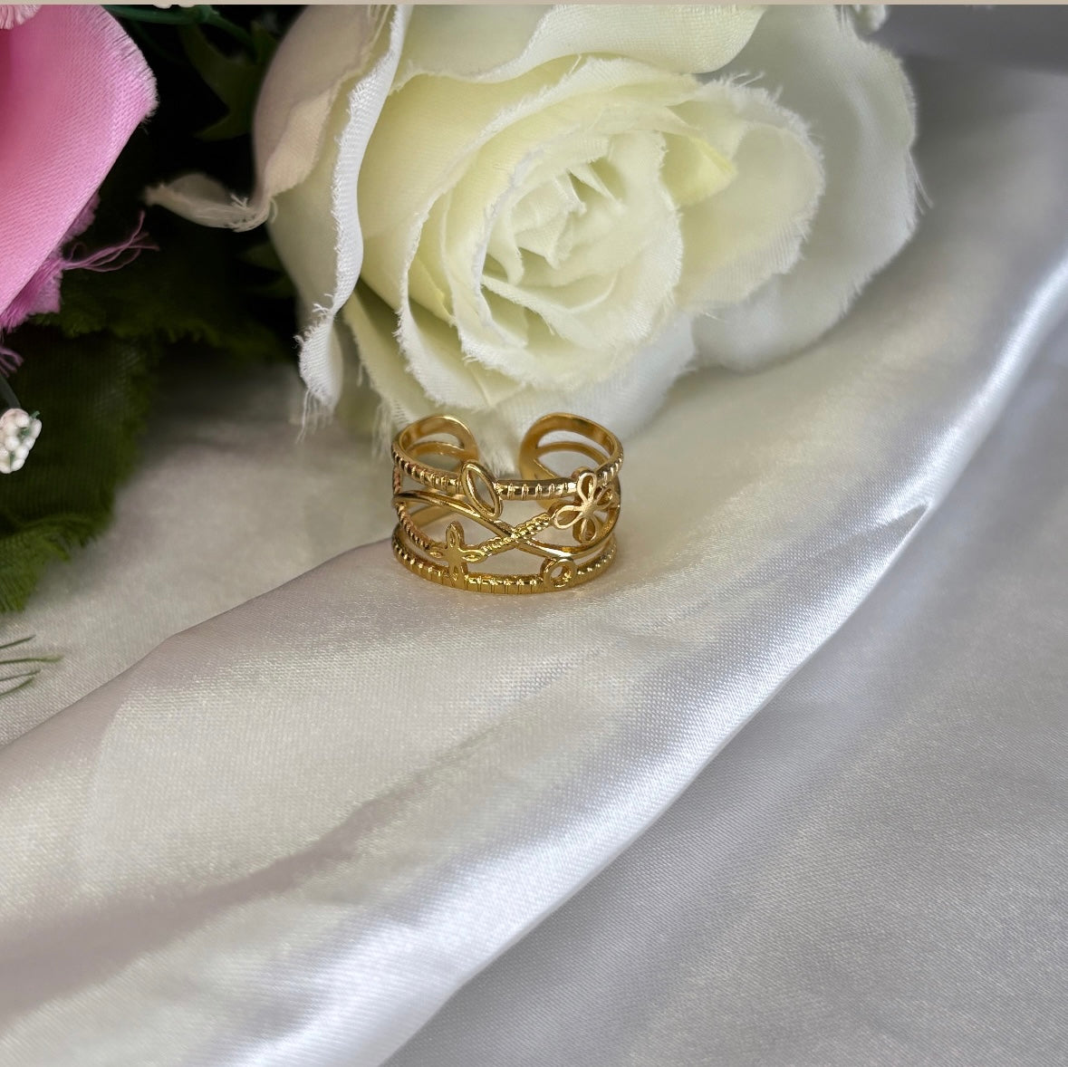 Bague doré à motif