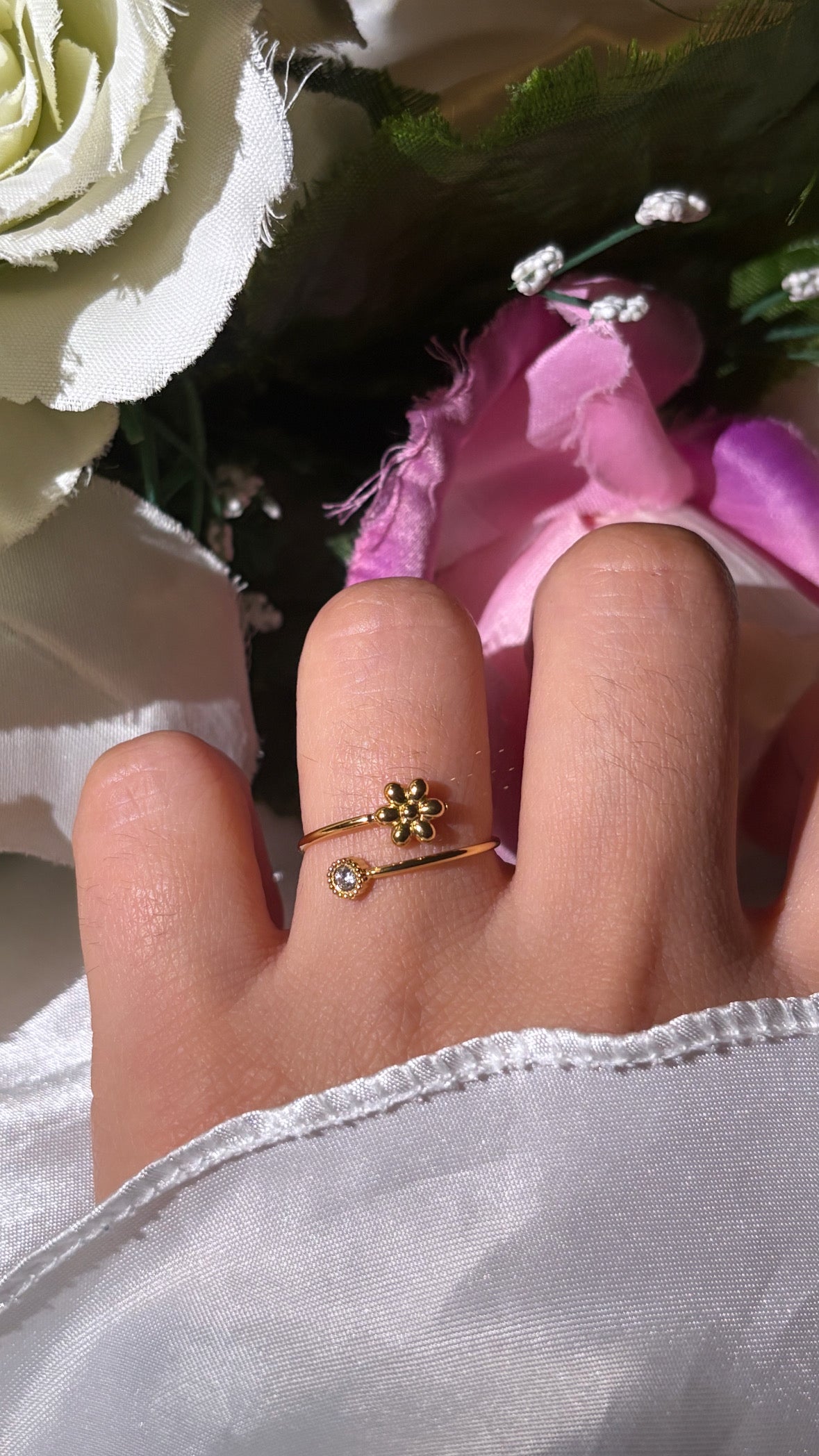 Bague fleur strass doré