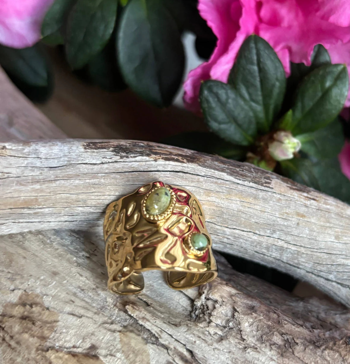 Bague en acier inoxydable doré et perle