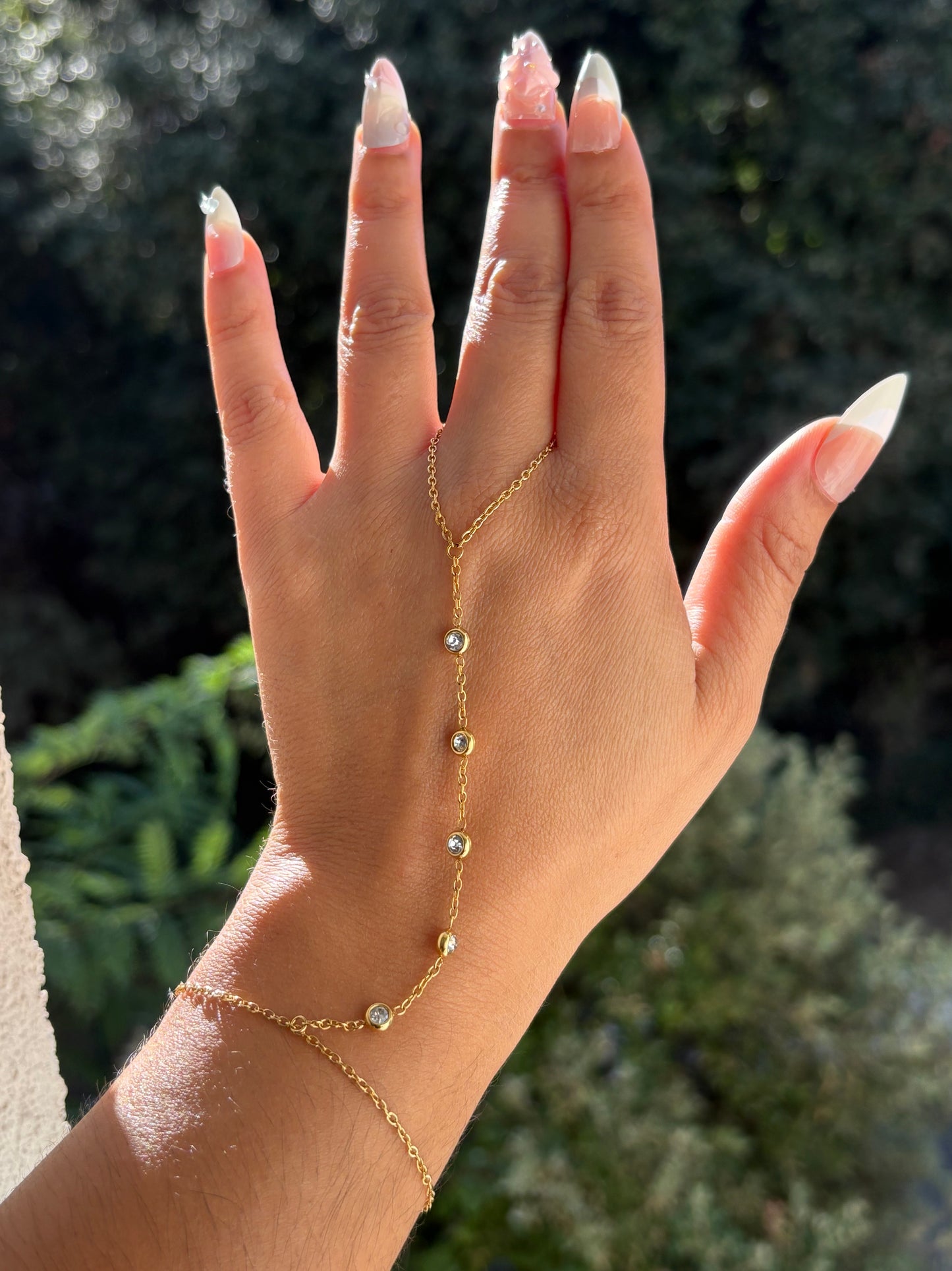 Chaîne de main doré