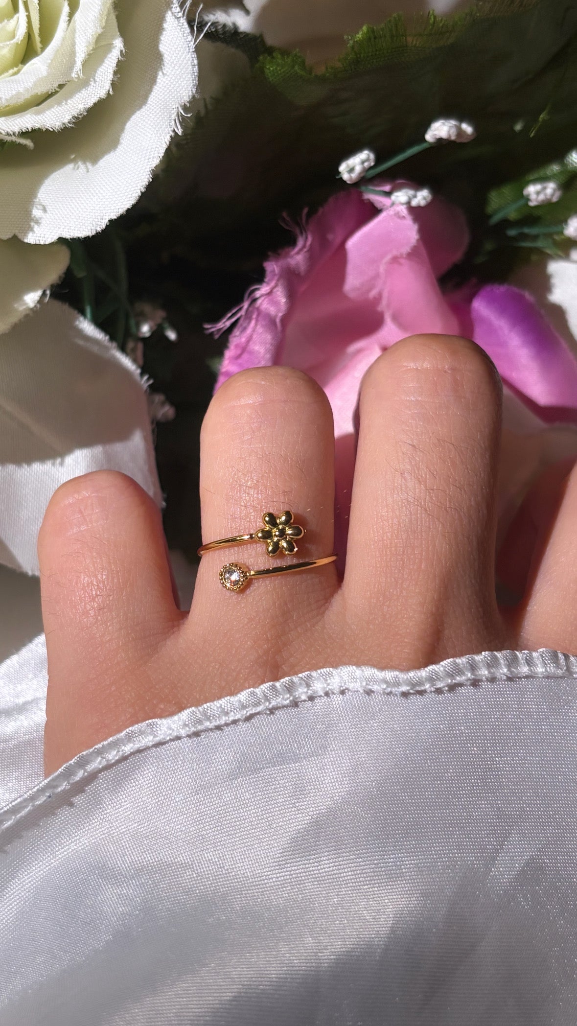 Bague fleur strass doré