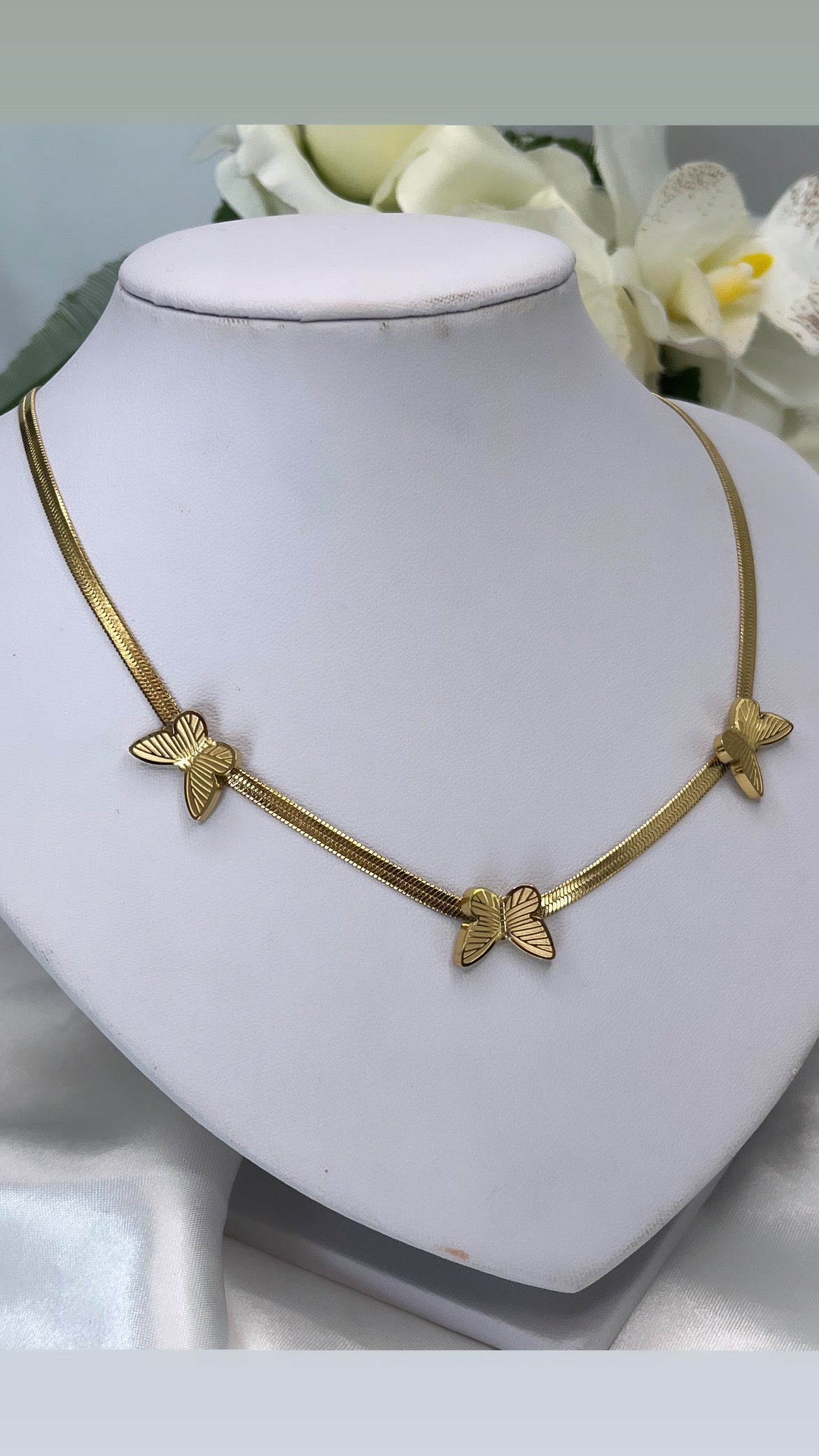 Collier papillon doré