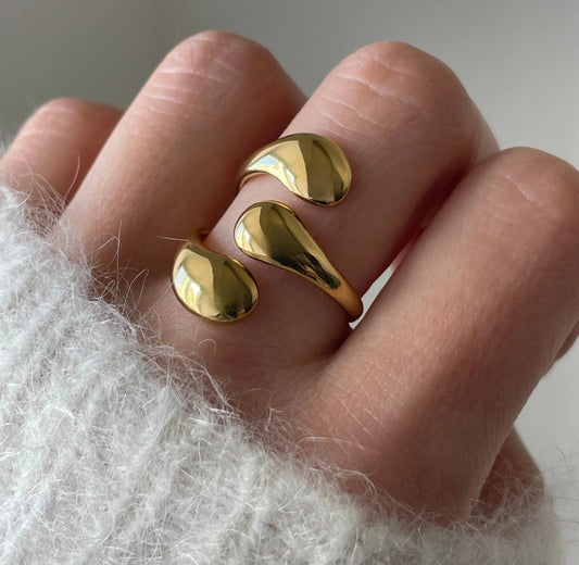 Bague à motif doré