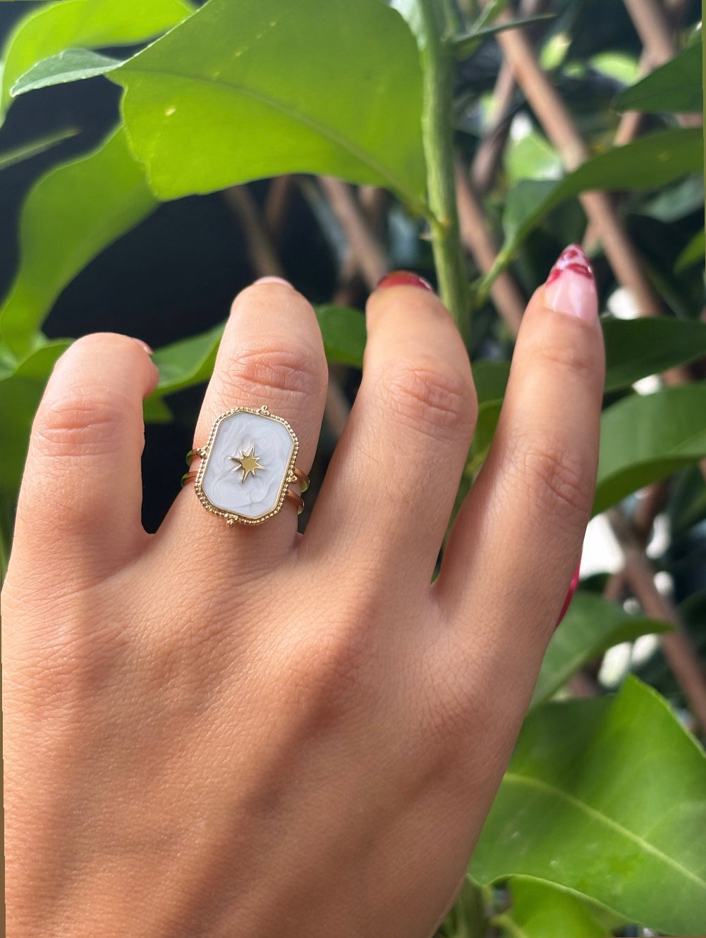 Bague nacré dore