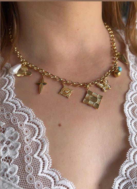 Collier breloque doré