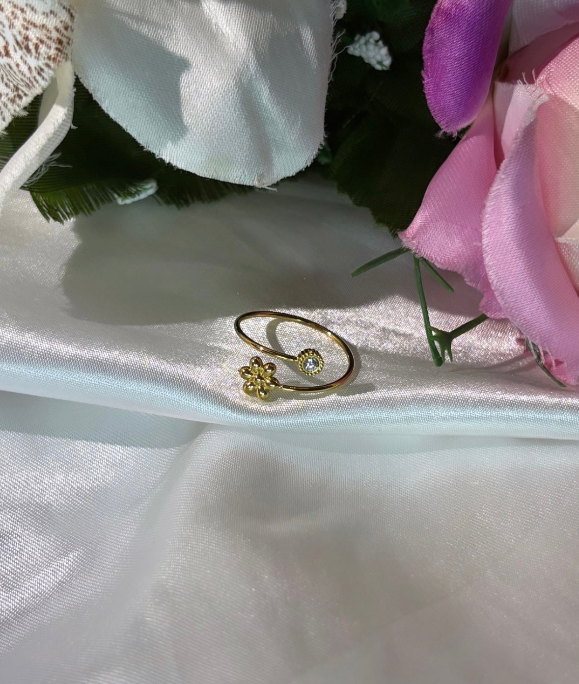 Bague fleur strass doré