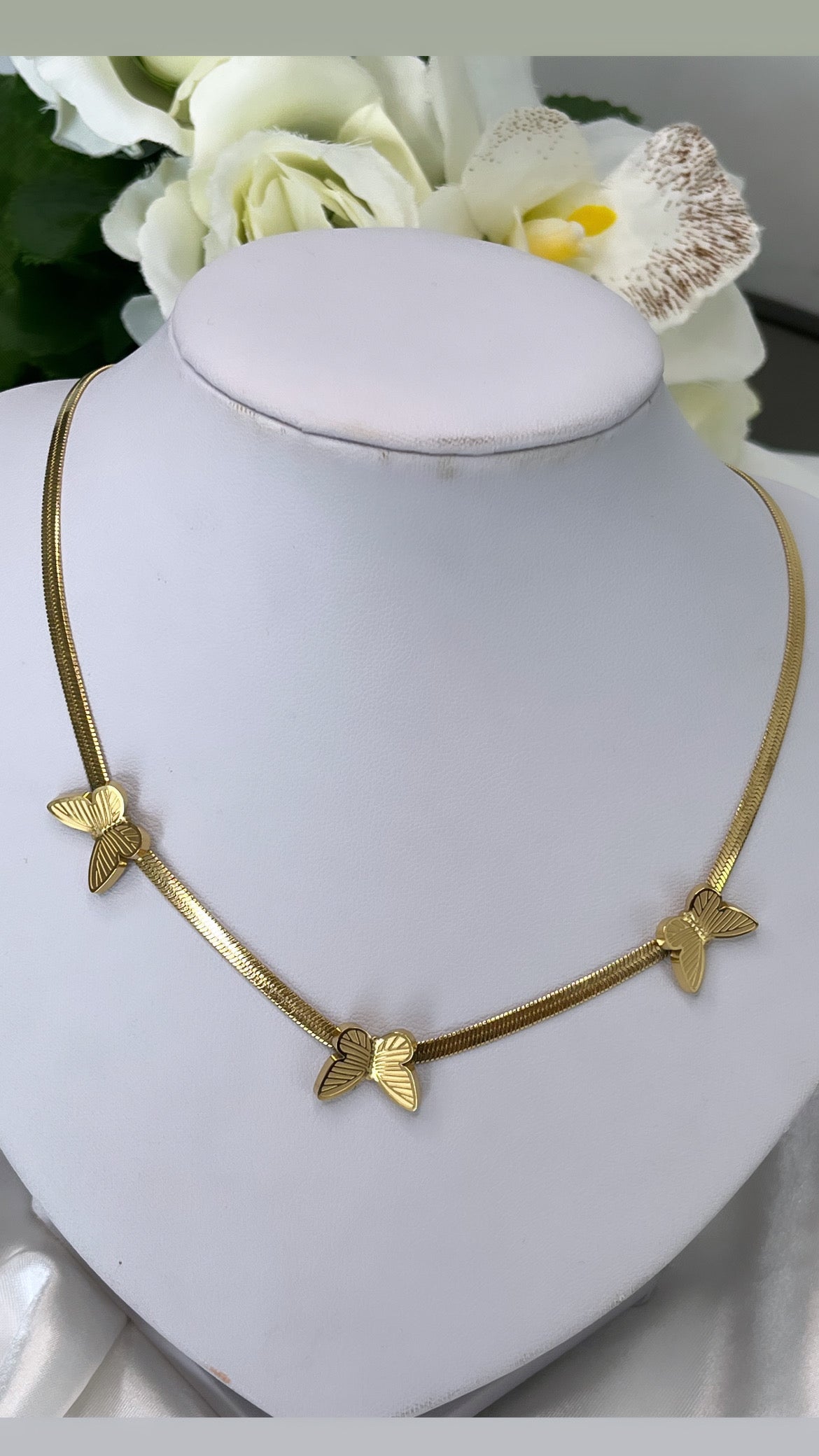 Collier papillon doré