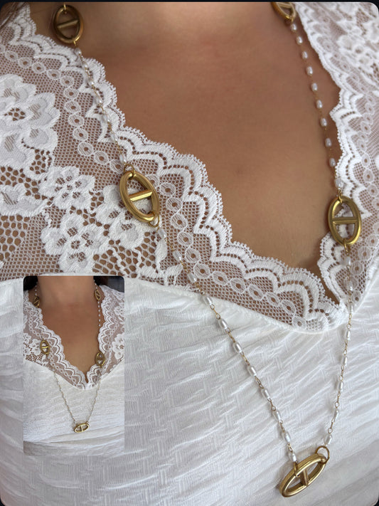 Sautoir avec des perles blanche doré