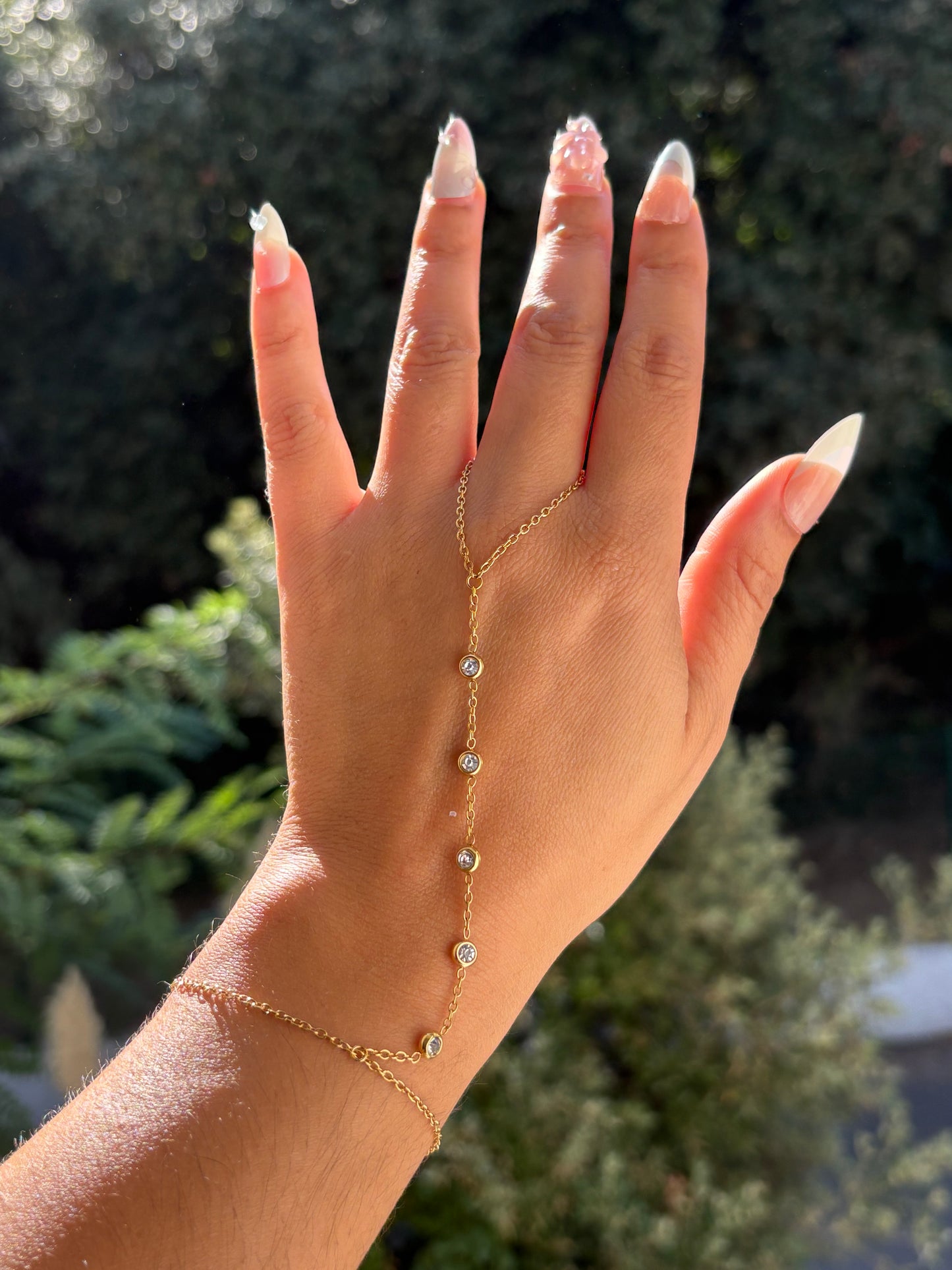 Chaîne de main doré