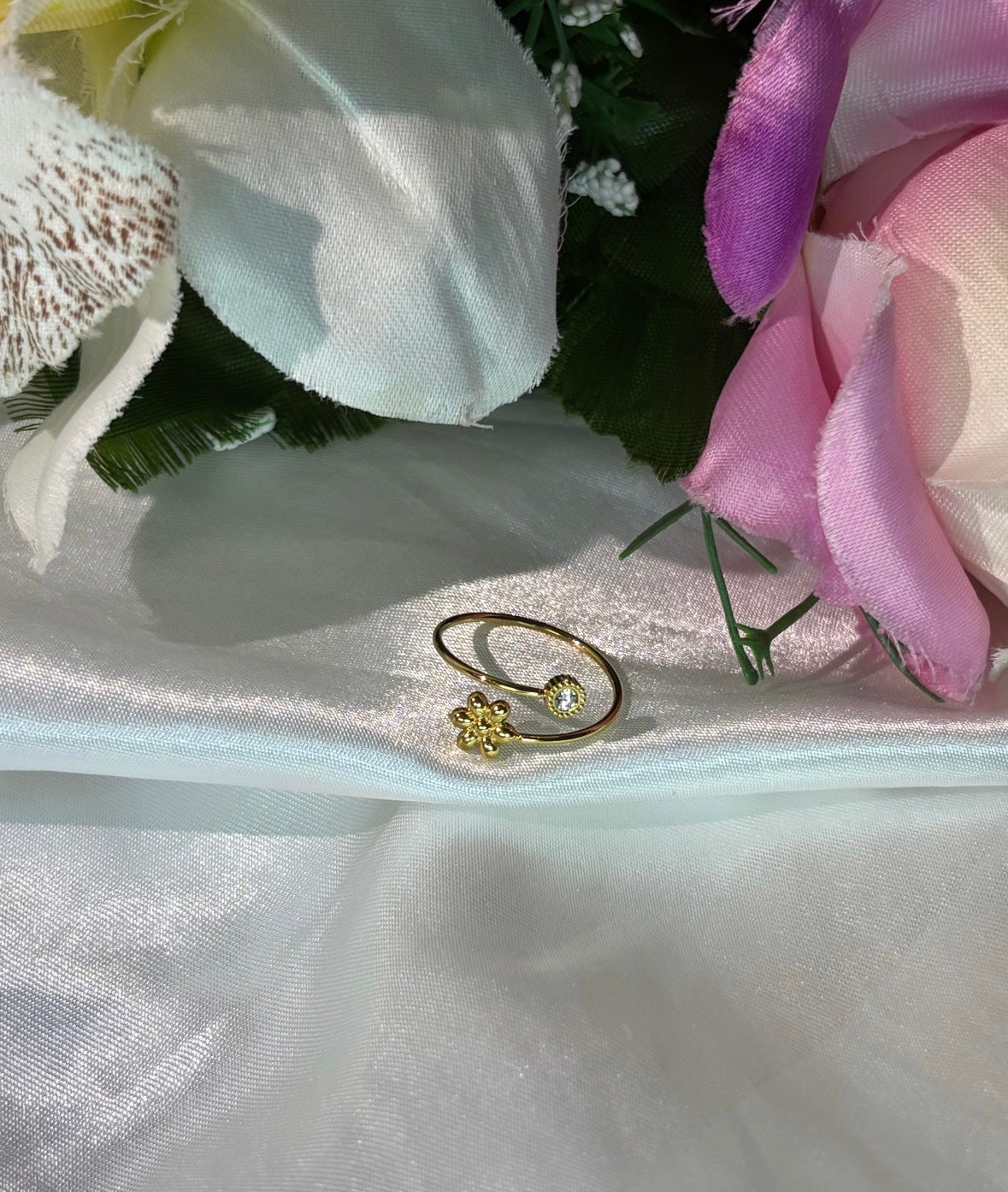 Bague fleur strass doré