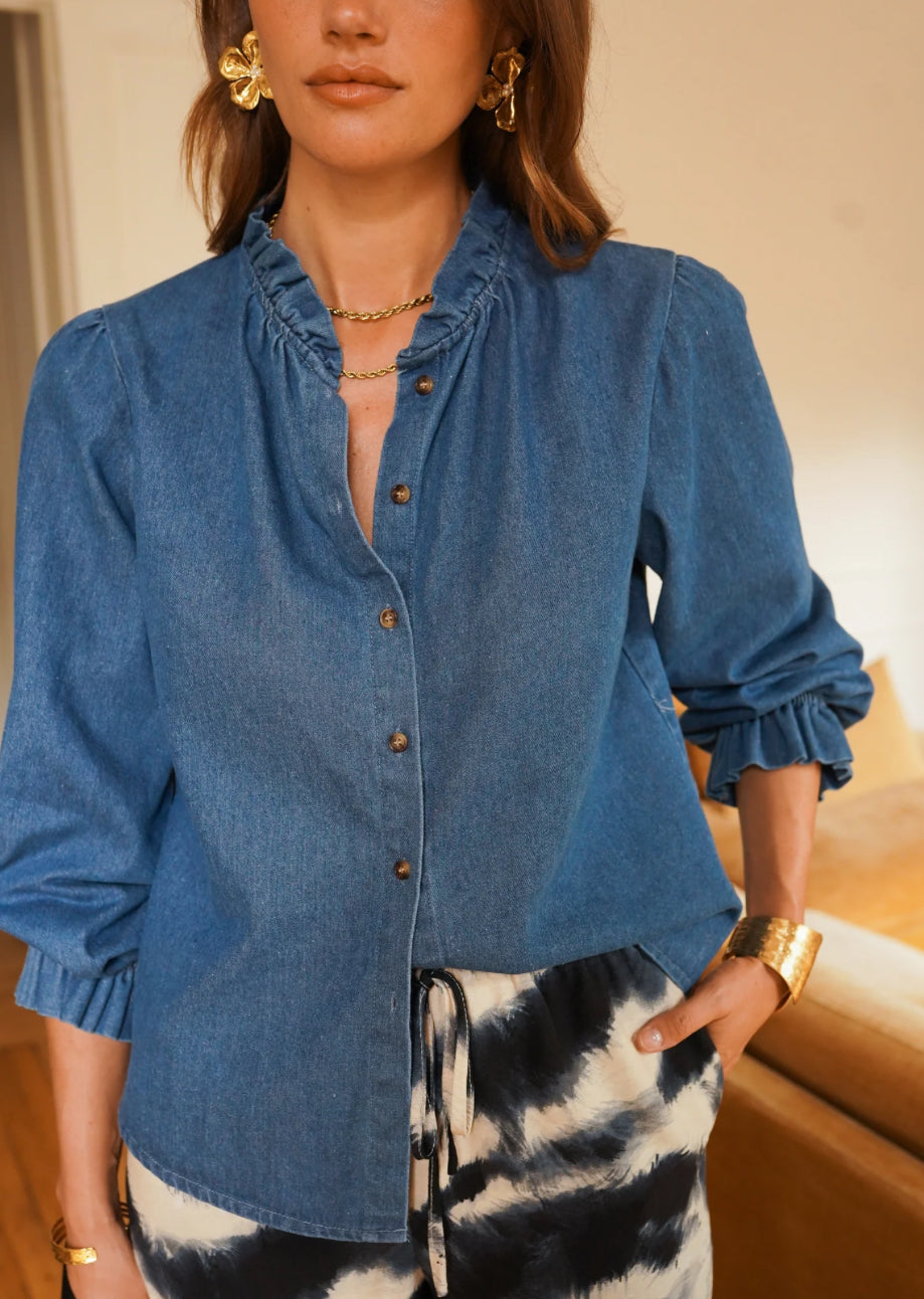 Chemise col volant en denim